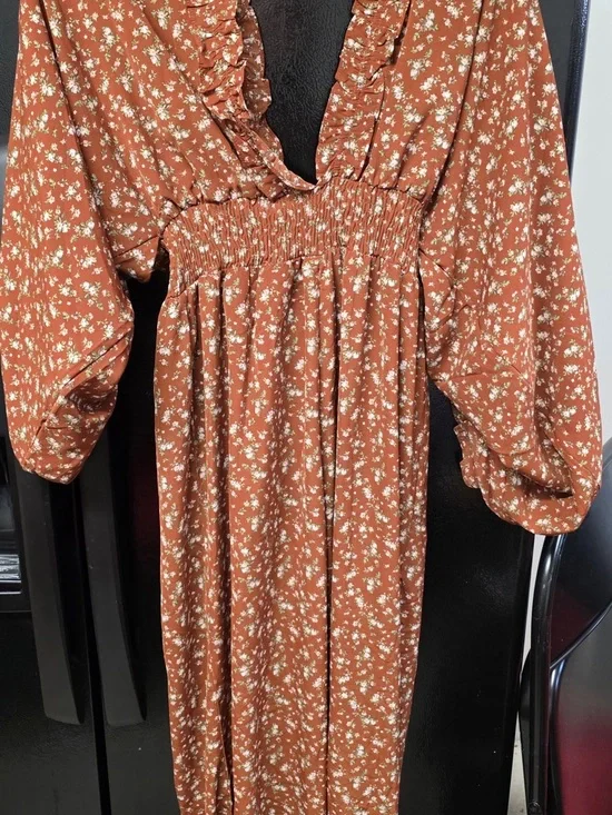 Storia Boutique rust colored floral jumpsuit - Picture 2 of 3